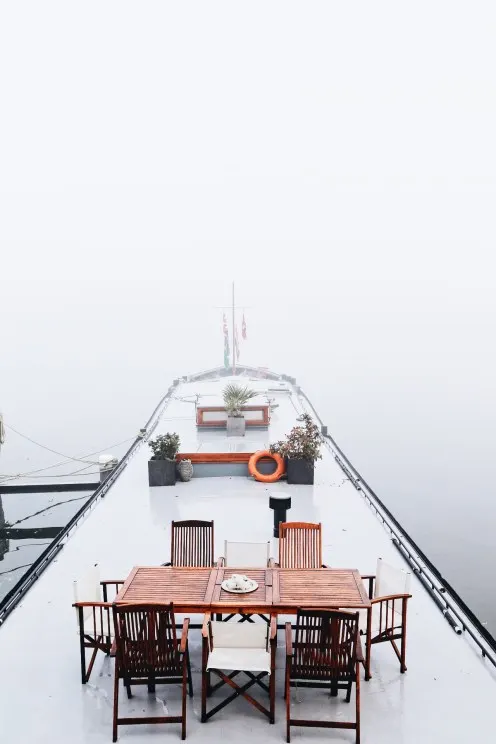HOW TO STAY ON A UNIQUE HOUSE BOAT IN AMSTERDAM