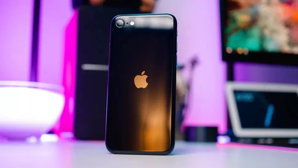 Apple iPhone SE 2022 review: Less is more