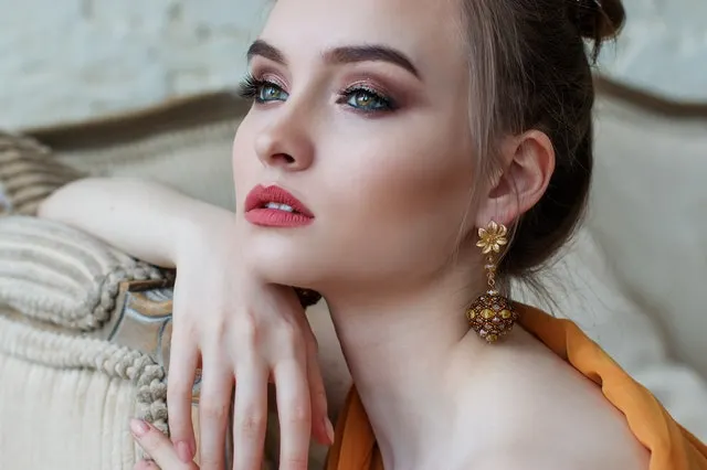 24 Natural Ways To Maintain Youthful, Glowing Skin