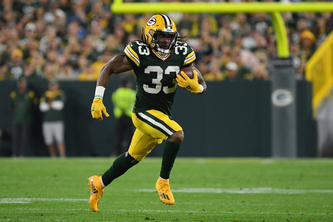 Aaron Jones tweets beautiful note about finding father’s ashes
