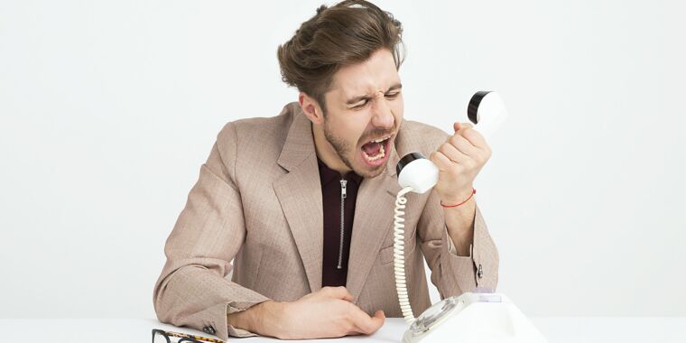 Phone calls disrupted by ongoing DDoS cyber attack on VOIP.ms