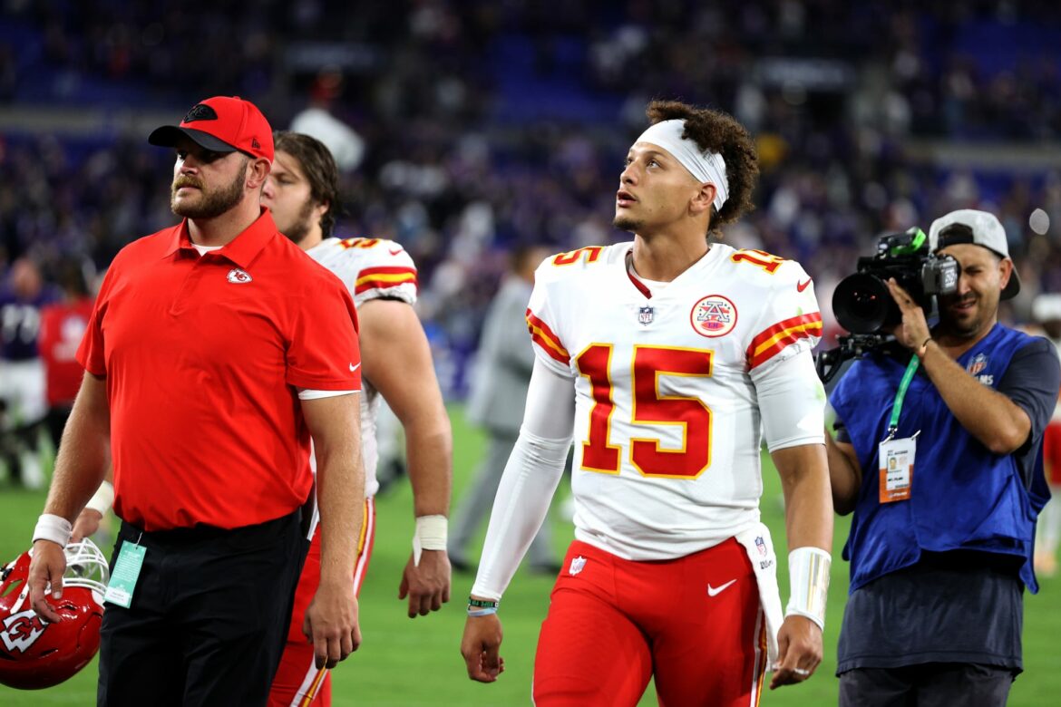 Patrick Mahomes lectured brother Jackson for dumping water on Ravens fans