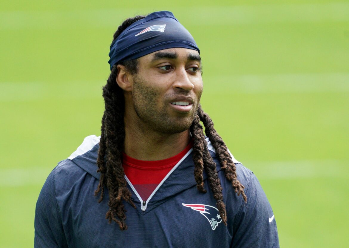 Stephon Gilmore traded from Patriots to Panthers in surprise deal