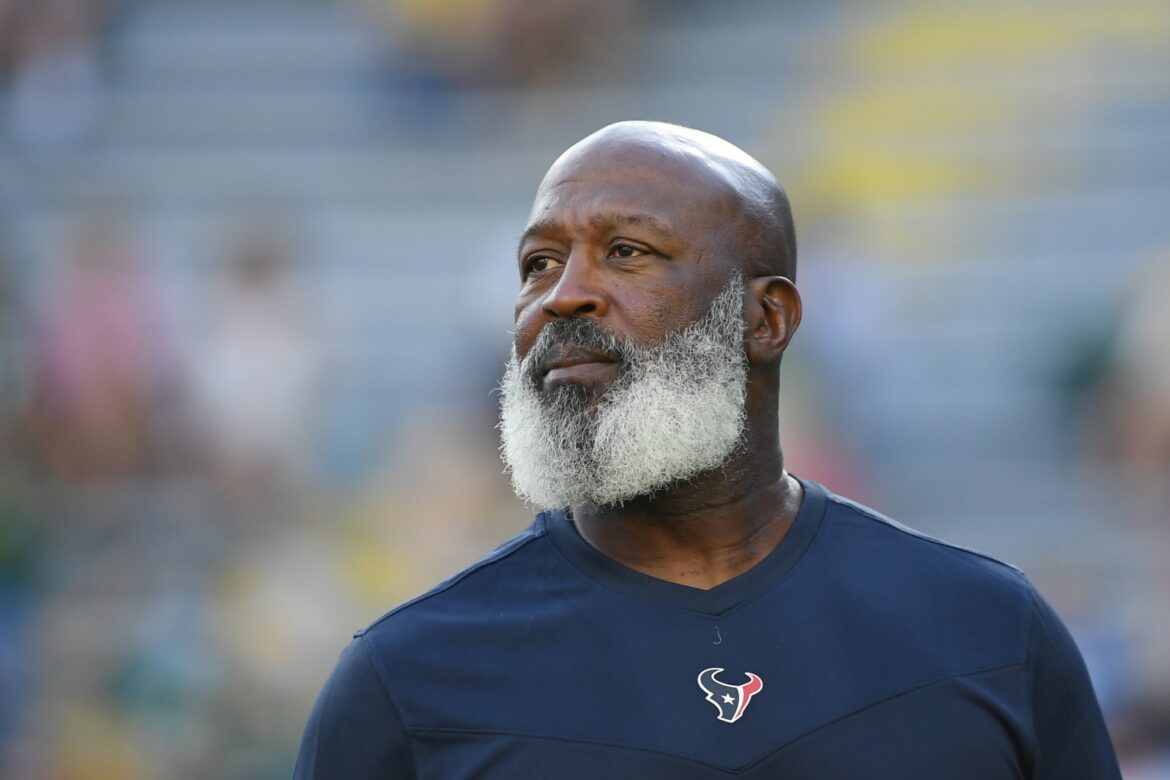 Lovie Smith’s magnificent beard finally gets the attention it deserves