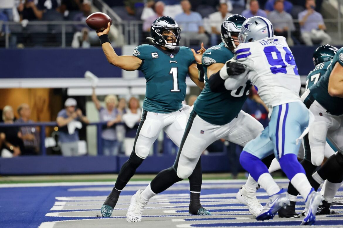 Eagles fans are furious at Jalen Hurts for awful pick-6