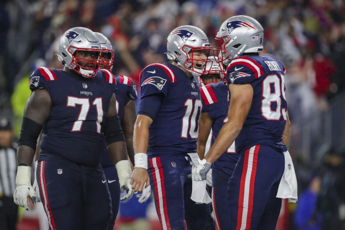 Patriots lose two starting OL to the COVID-19 list