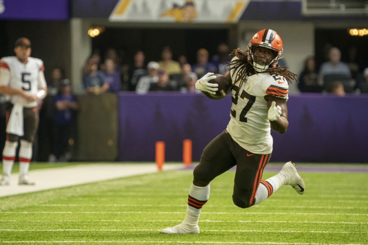 Browns will be without Kareem Hunt for ‘weeks’ with calf injury