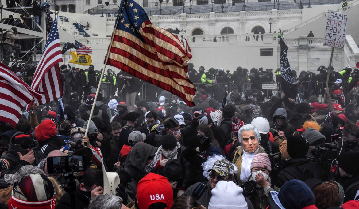 January 6 Committee Subpoenas Proud Boys, Oath Keepers for Involvement in Capitol Riot