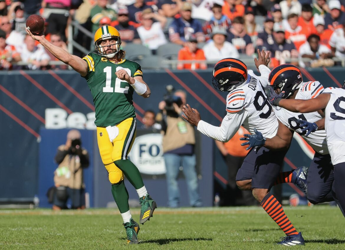 Former Bears Pro Bowler wants to fight Aaron Rodgers for ‘I own you’ comment