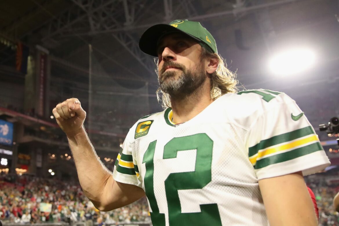 Luke Skywalker himself questioned Aaron Rodgers’ wardrobe during apology