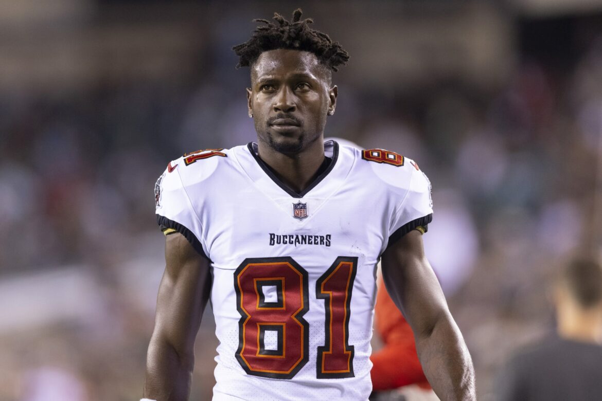 Will Buccaneers consider cutting Antonio Brown after fake COVID card?