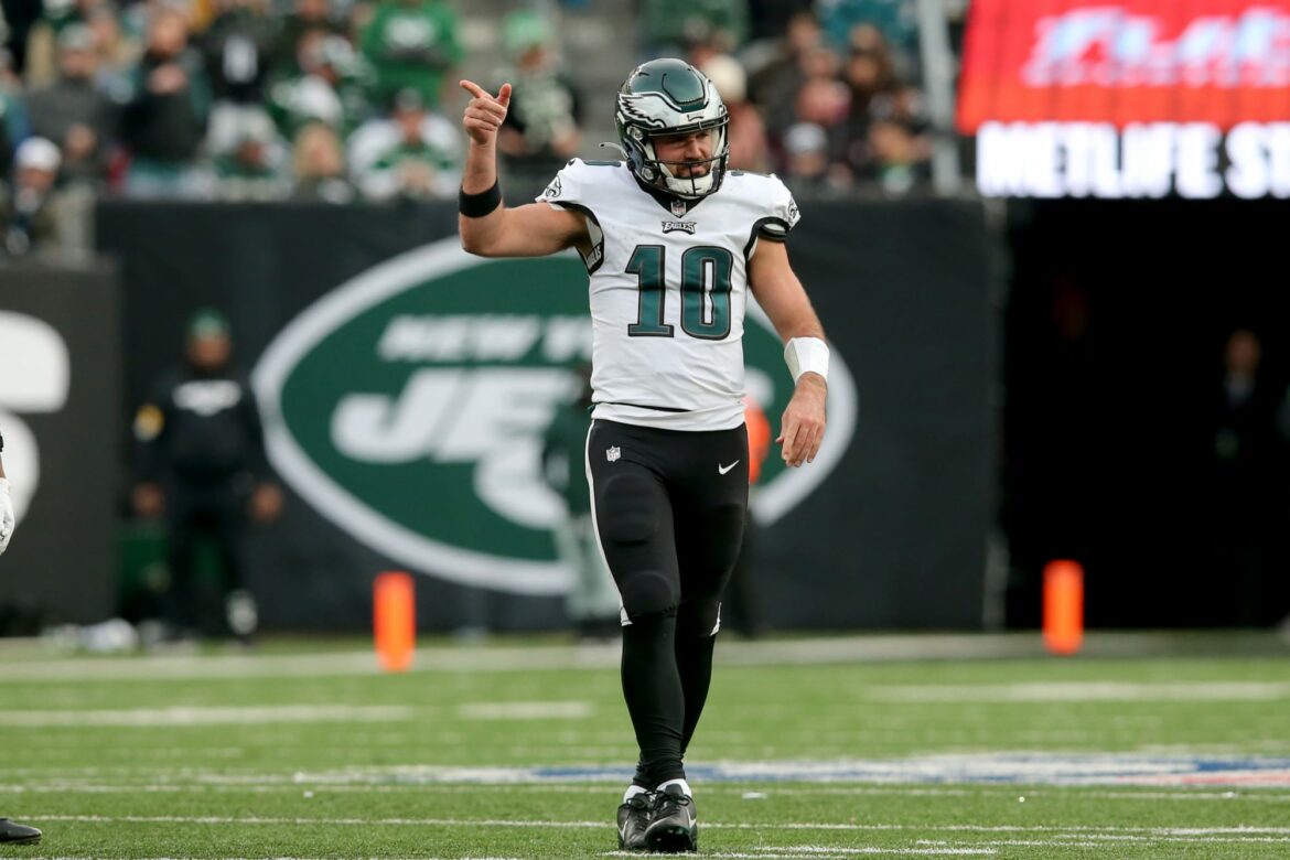 Gardner Minshew’s reaction to Eagles win with his dad is awesome