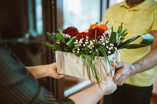 Things to know before buying flowers online