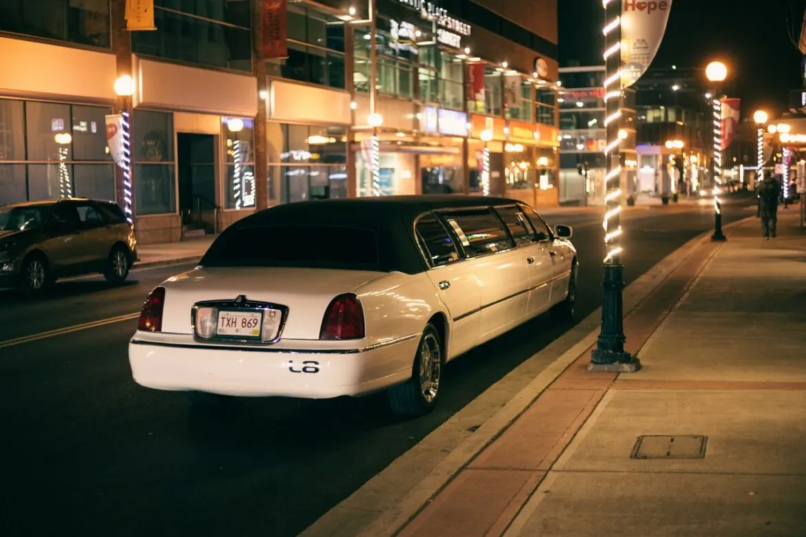 9 Key Tips for Finding the Best Limo Service Near You