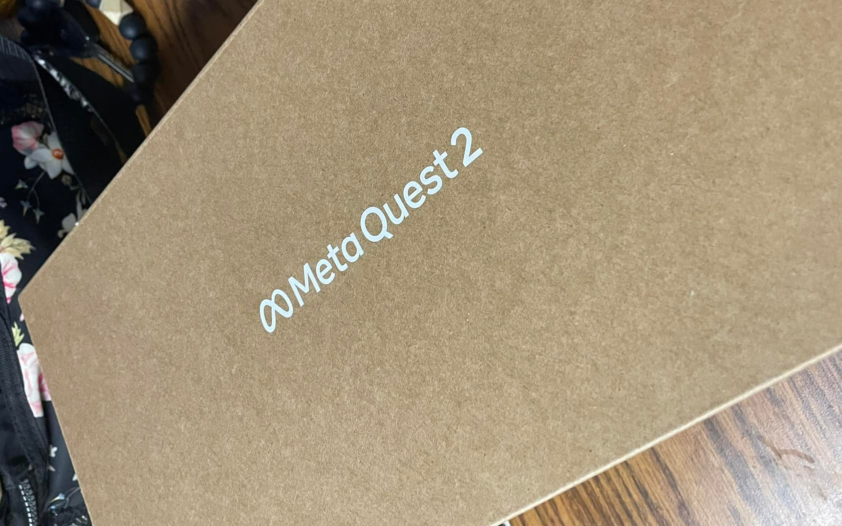 Meta Quest 2 box