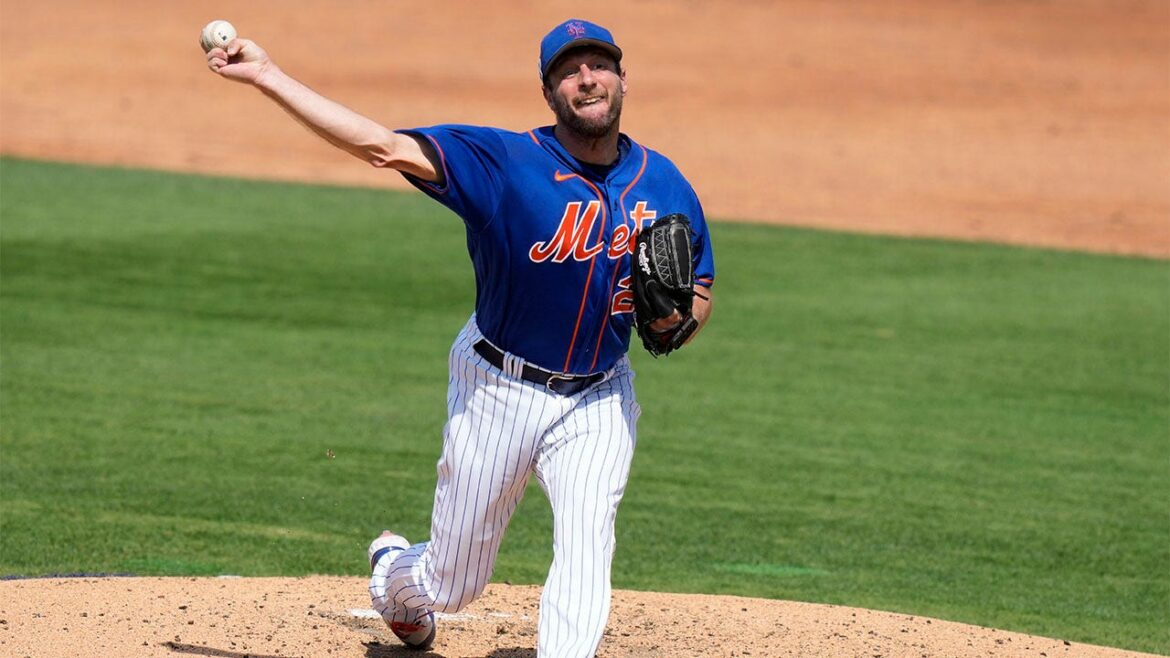 Mets’ Max Scherzer tests MLB’s pitch clock, gets called for balk